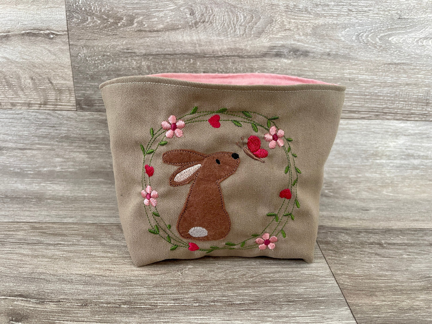 Utensilo / Stoffkorb / Hase / Kaninchen / natur / Blumen / Pflanzen / rosa / pink / Brötchenkorb / Ostern