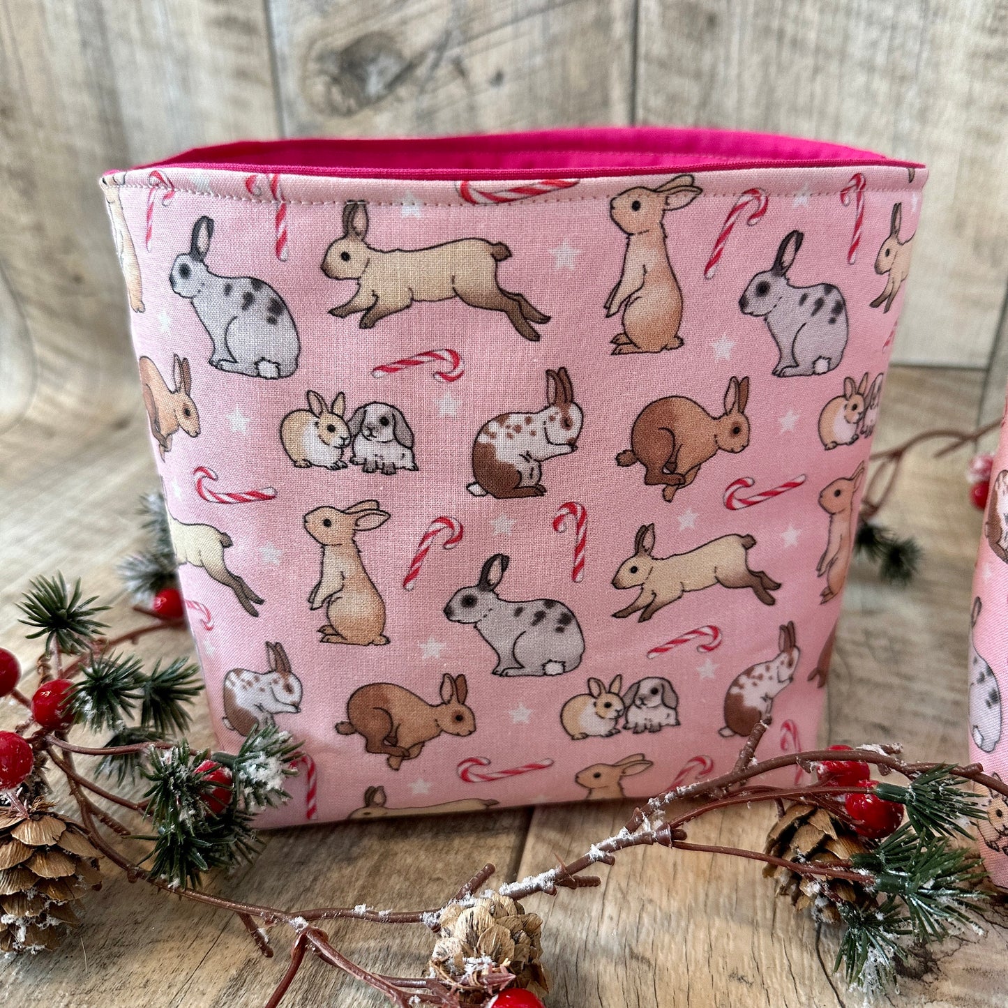 Utensilo / Stoffkorb / Hase / Kaninchen  / Weihnachten / Nikolaus / Geschenk / Minilop / Zuckerstange / Rosa / Pink