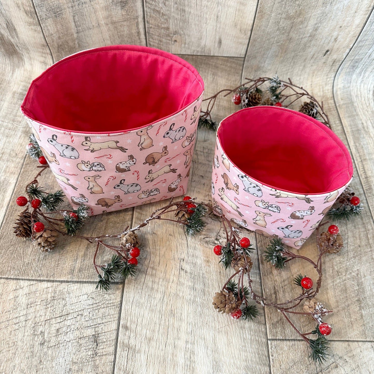 Utensilo / Stoffkorb / Hase / Kaninchen  / Weihnachten / Nikolaus / Geschenk / Minilop / Zuckerstange / Rosa / Pink