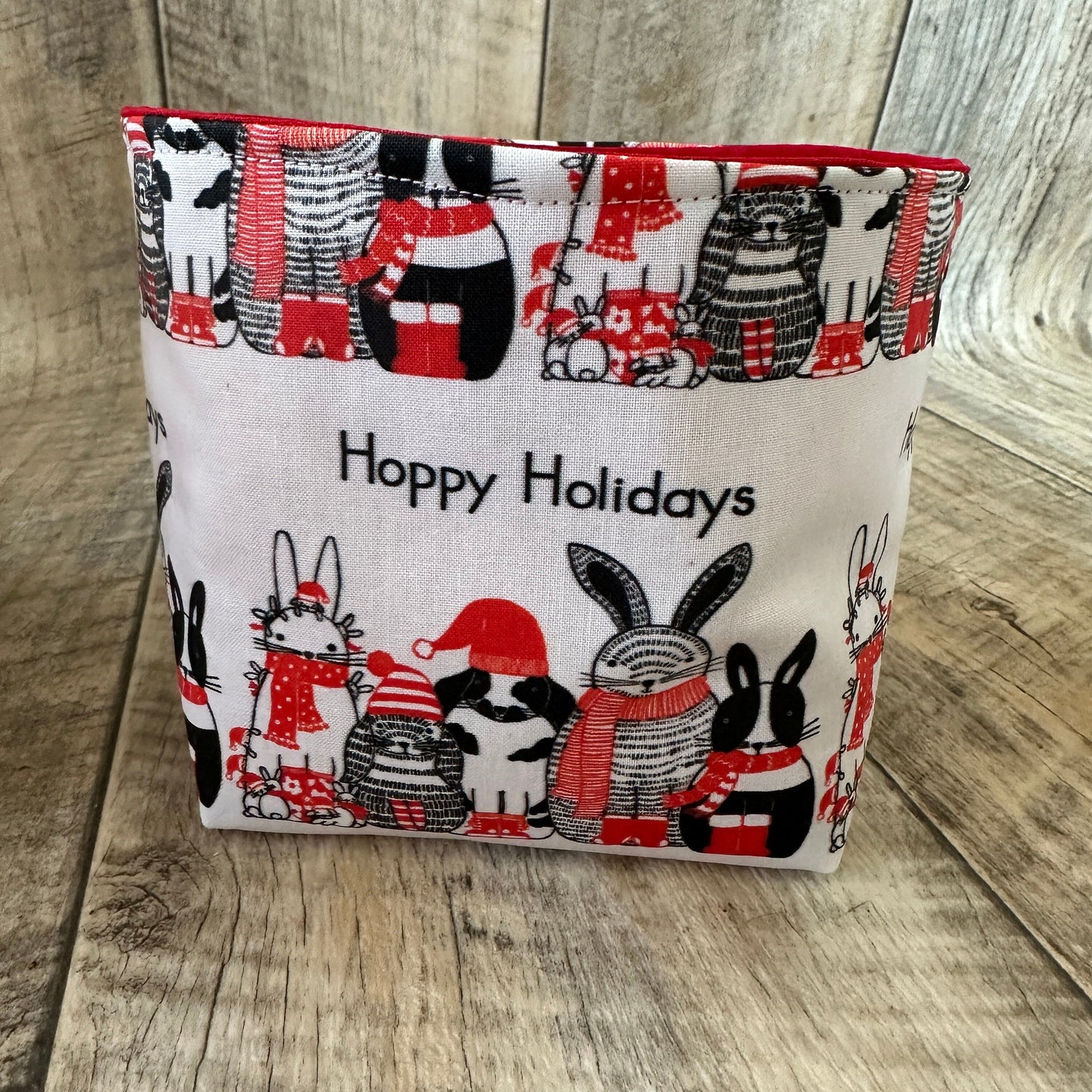 Utensilo / Stoffkorb / Hase / Kaninchen  / Weihnachten / Nikolaus / Hoppy Holidays / Rot / Winter / Geschenk