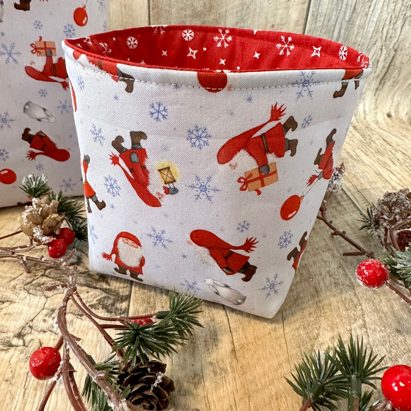 Utensilo / Stoffkorb / Hase / Kaninchen  / Weihnachten / Nikolaus / Wichtel / Winter / Schneeflocke / Geschenk