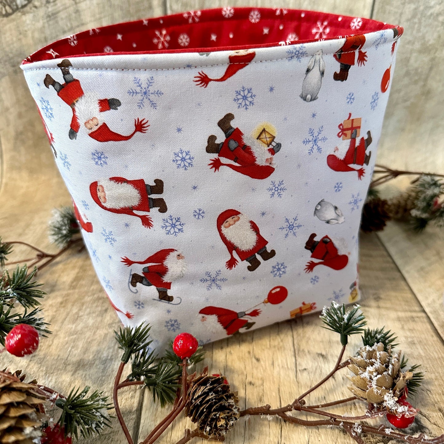 Utensilo / Stoffkorb / Hase / Kaninchen  / Weihnachten / Nikolaus / Wichtel / Winter / Schneeflocke / Geschenk