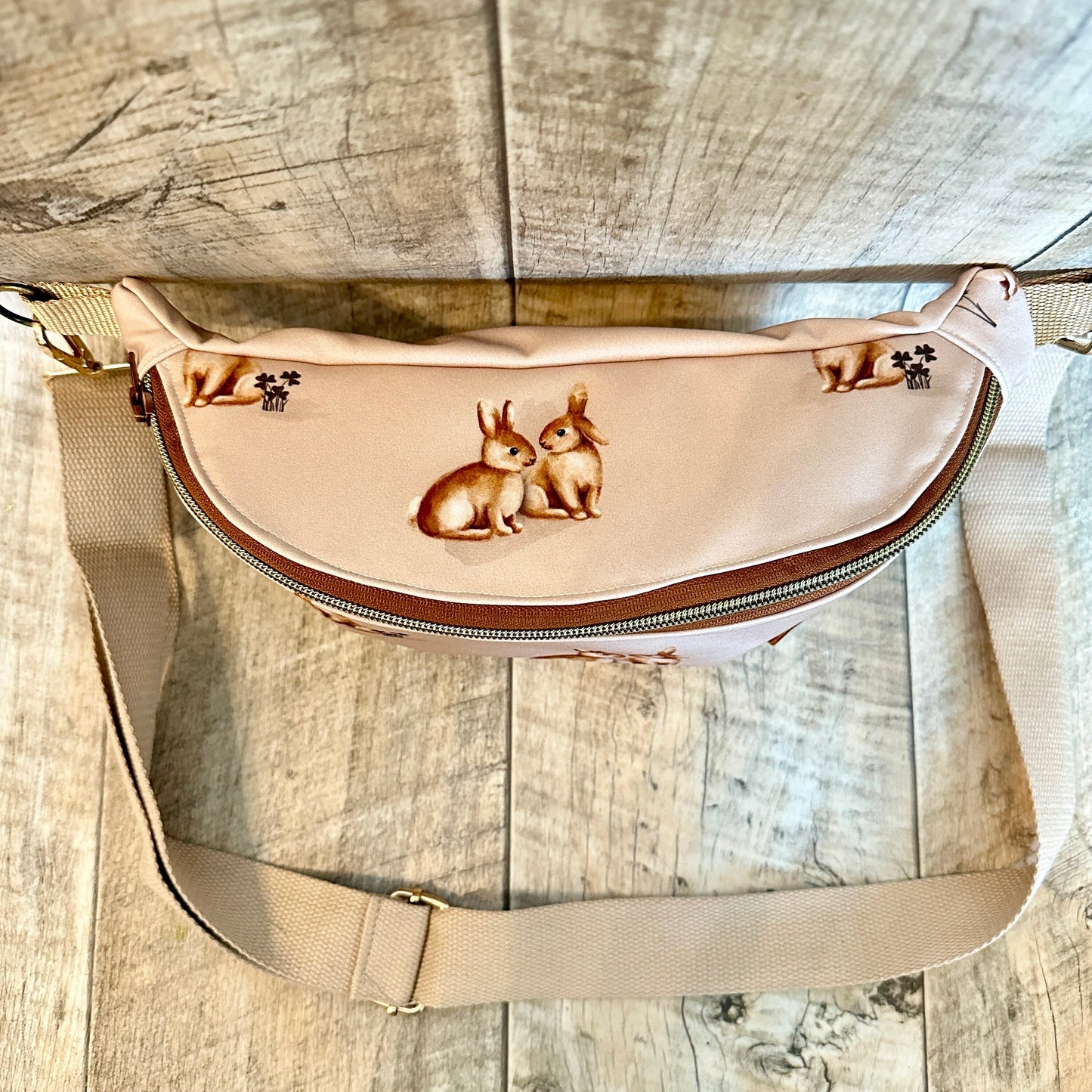 Crossbodybag „Kaninchen beige“