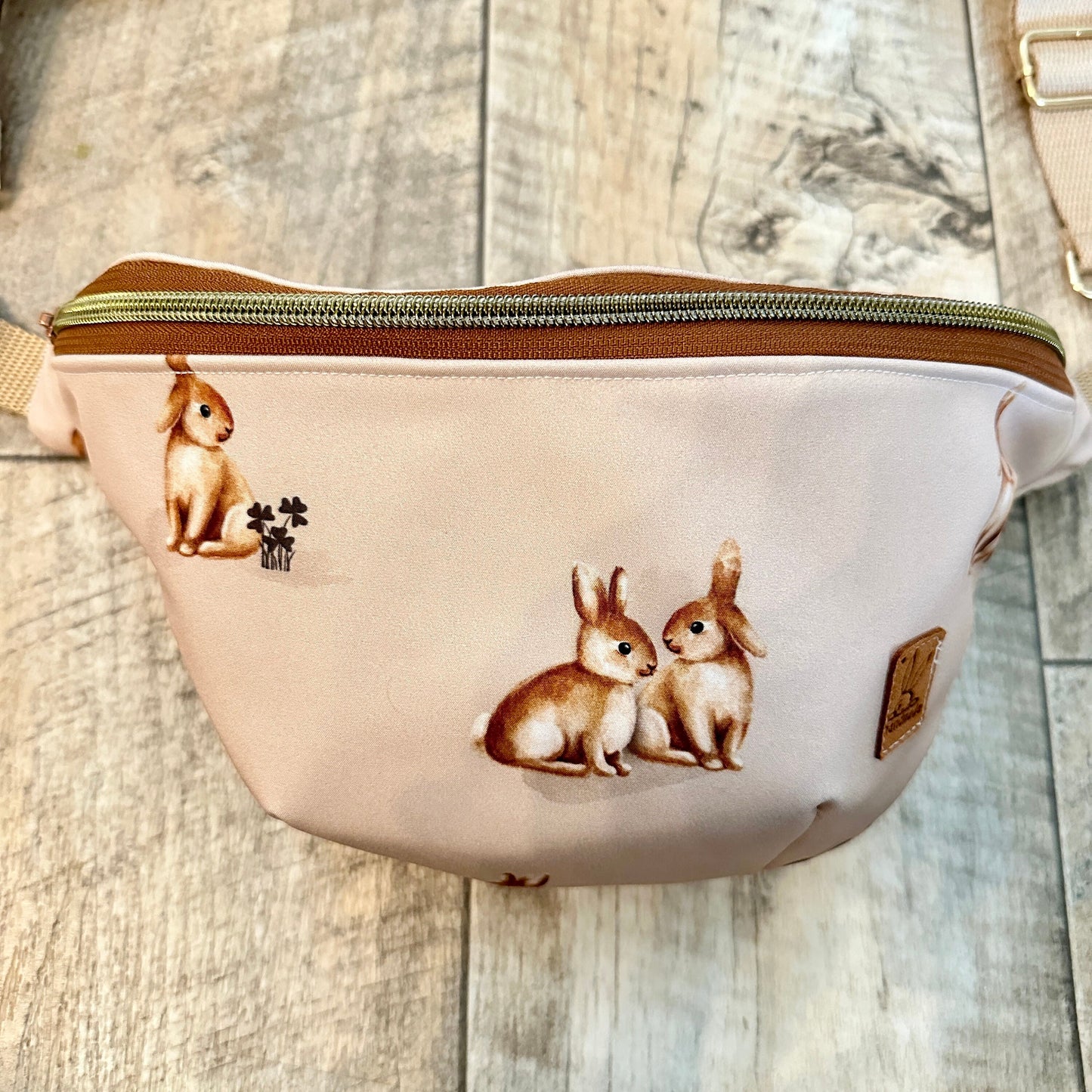 Crossbodybag „Kaninchen beige“