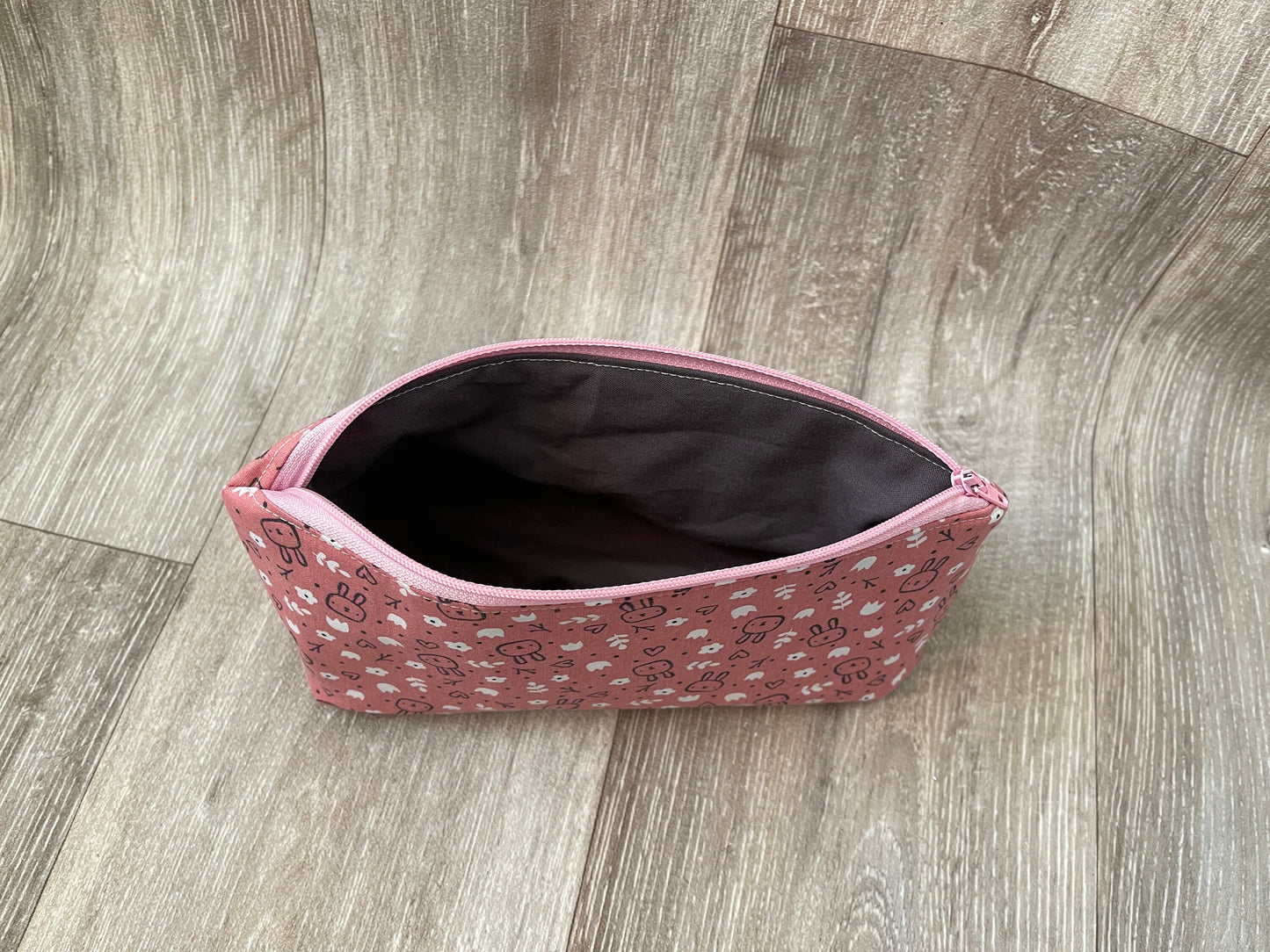 Täschchen „Kaninchen & Blumen rosa“