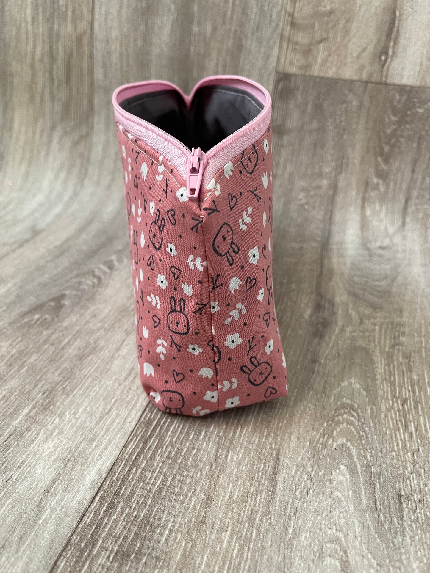 Täschchen „Kaninchen & Blumen rosa“