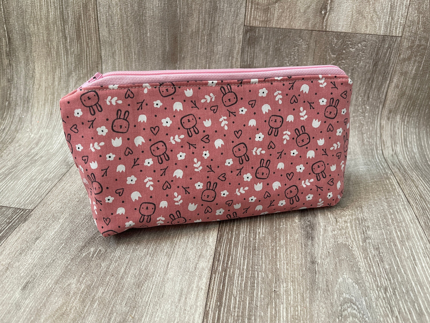 Täschchen „Kaninchen & Blumen rosa“
