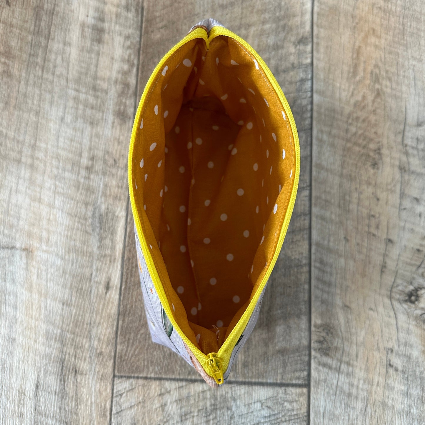 Kosmetiktasche "Kaninchen & Tulpen"